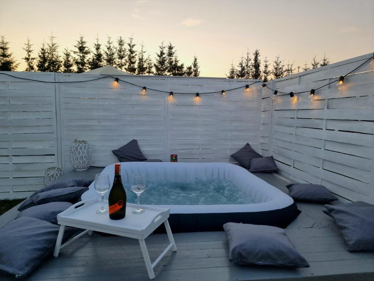 Domki z jacuzzi nad zatoką Puck Zewnętrze zdjęcie