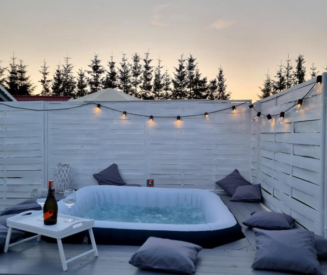 Domki z jacuzzi nad zatoką Puck Zewnętrze zdjęcie